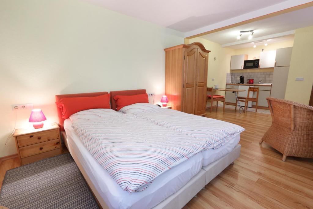 Hotel Pension Stern Bad Buchau Phòng bức ảnh